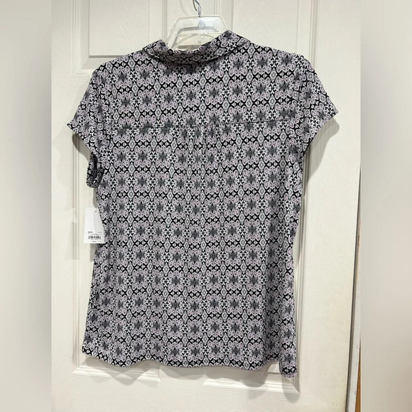 Croft & Barrow Women's XL Short Sleeve Blouse Navy Blue Pattern Shirt NWT - Picture 2 of 6